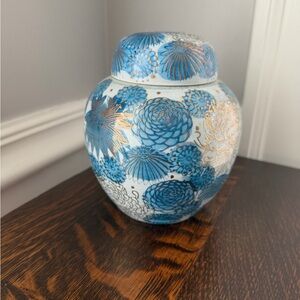 Vintage Fujitsu Kutani Blue and Gold Floral Ginger Jar